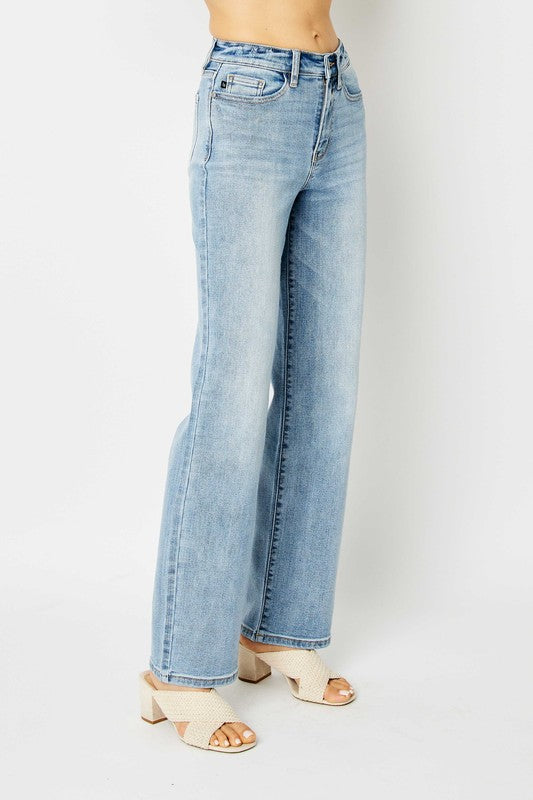 Light Wash, Straight Leg Jeans