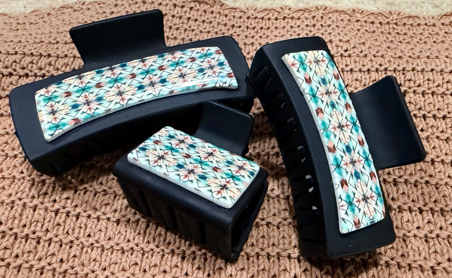 Aztec Printed Clay ClawClip