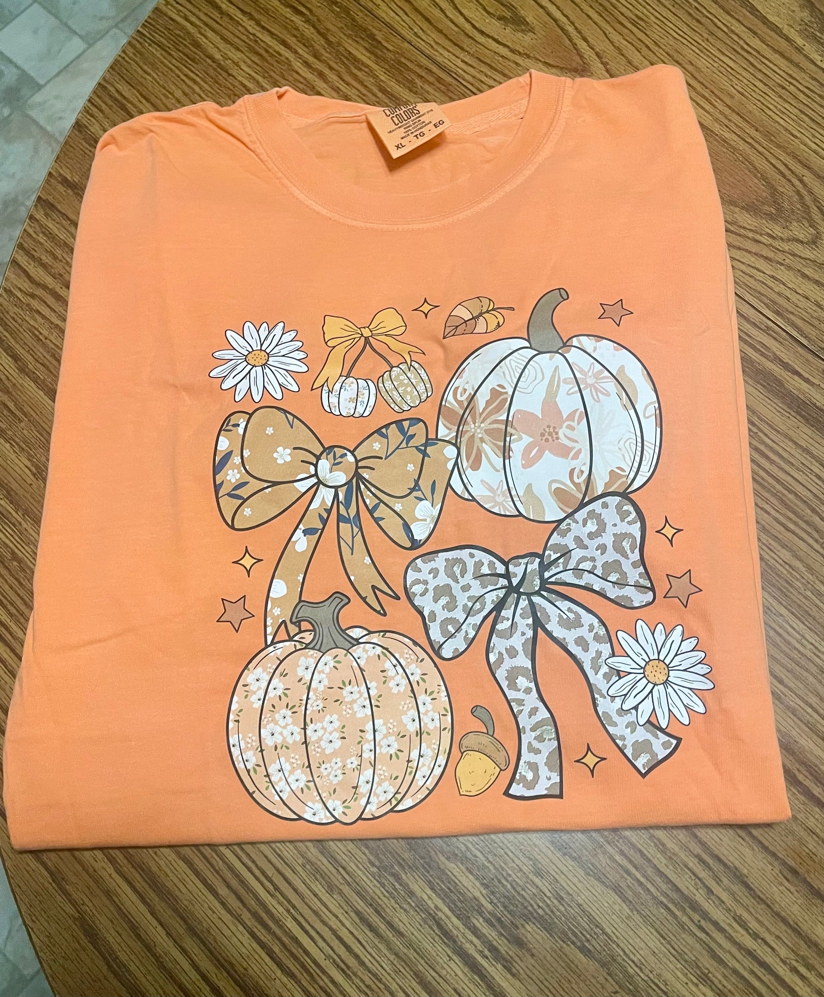 Bow-tiful Pumpkins Tee