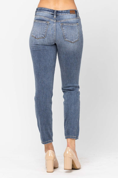 Classic Slim Fit Jeans - Mid Rise